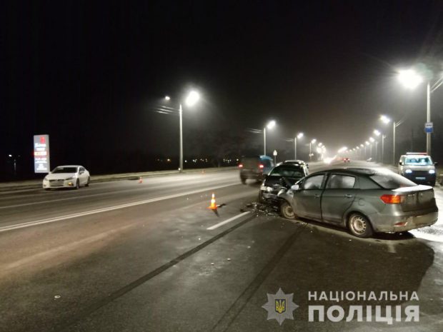 В Харькове столкнулось четыре автомобиля
