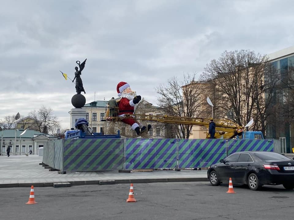 Харьков украшают в новогодним праздникам – Кернес