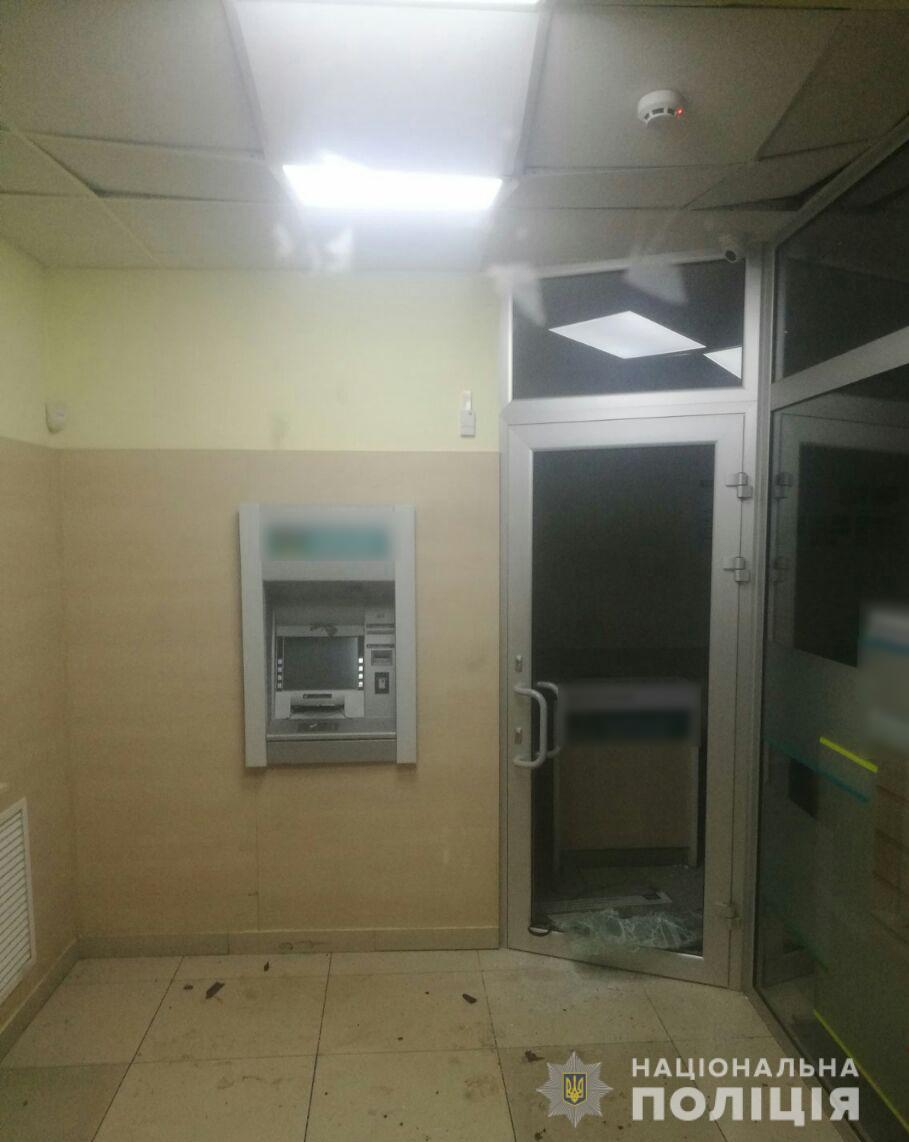 В Харькове неизвестные подорвали банкомат