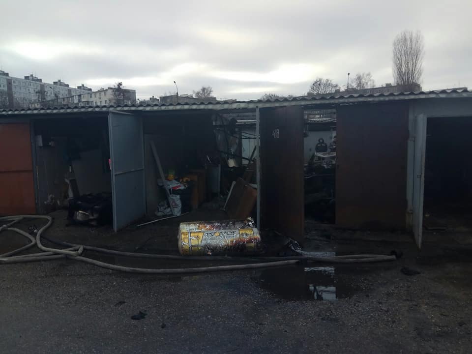 Пожар в гаражном кооперативе в Харькове: один человек погиб