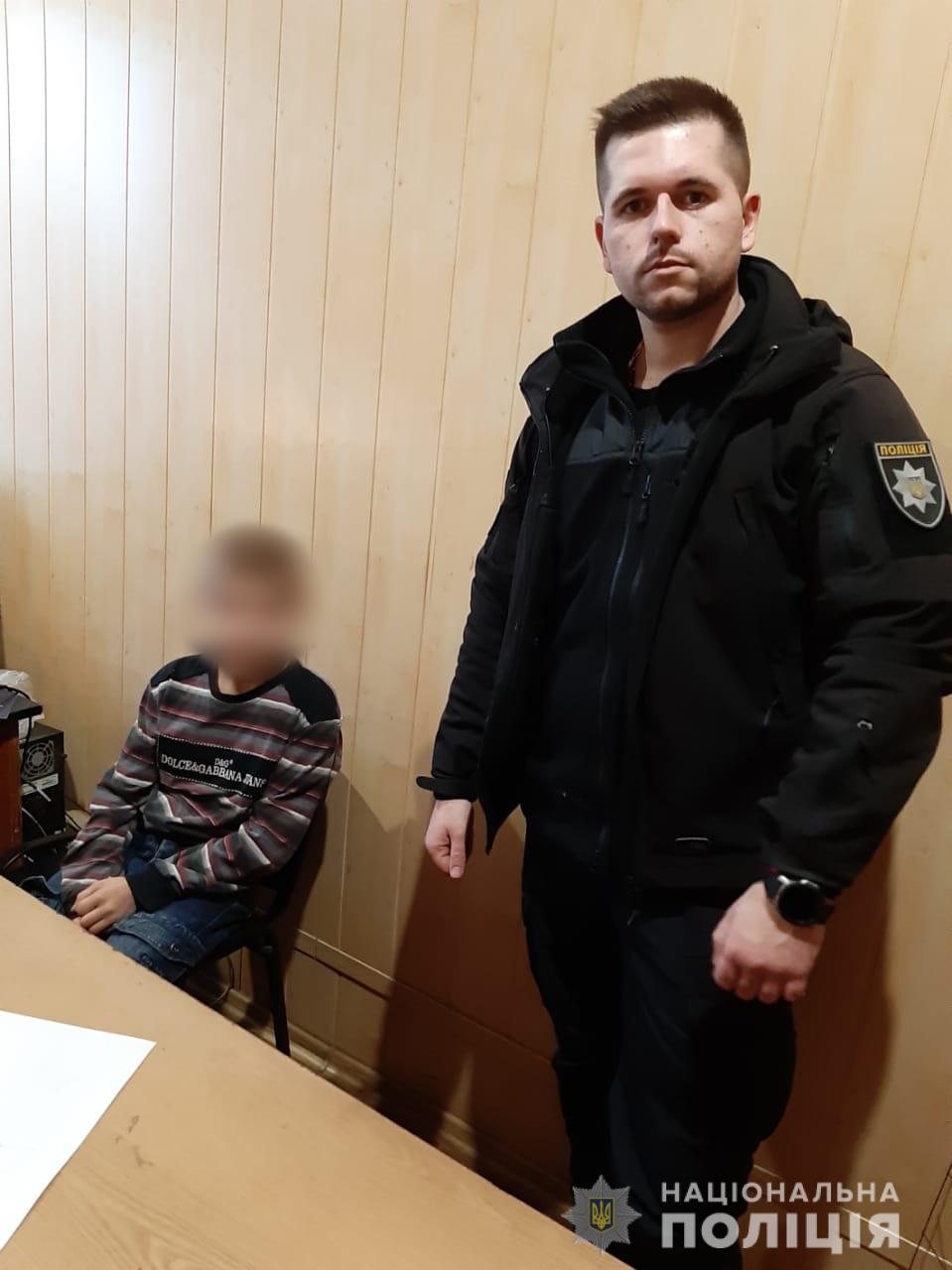На Харьковщине работники полиции спасли ребенка от попытки самоубийства