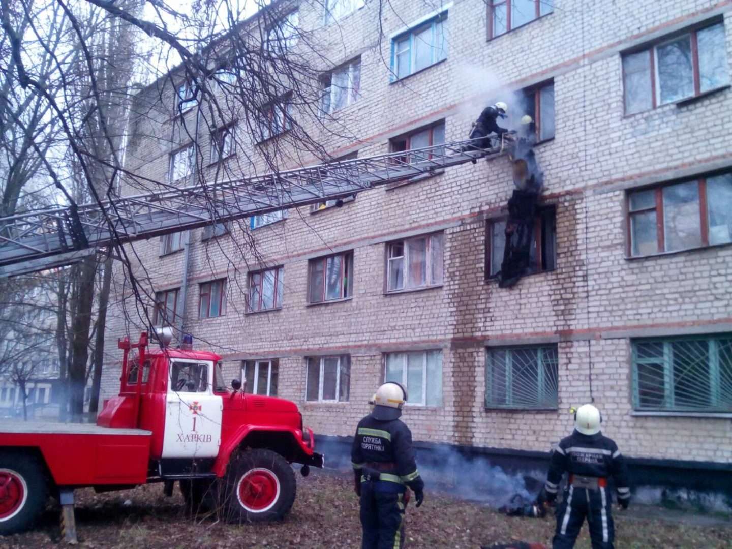 В Харькове горело студенческое общежитие: эвакуировали 52 человека