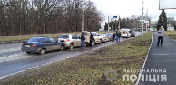 В Харькове столкнулось пять автомобилей