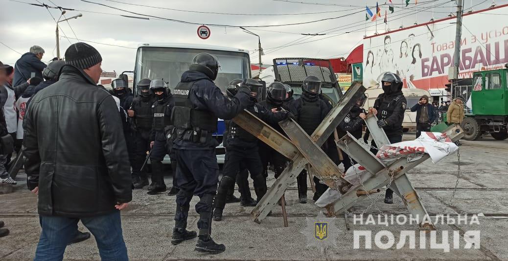 Массовые беспорядки у ТЦ «Барабашово»: 56 участникам конфликта сообщено о подозрении