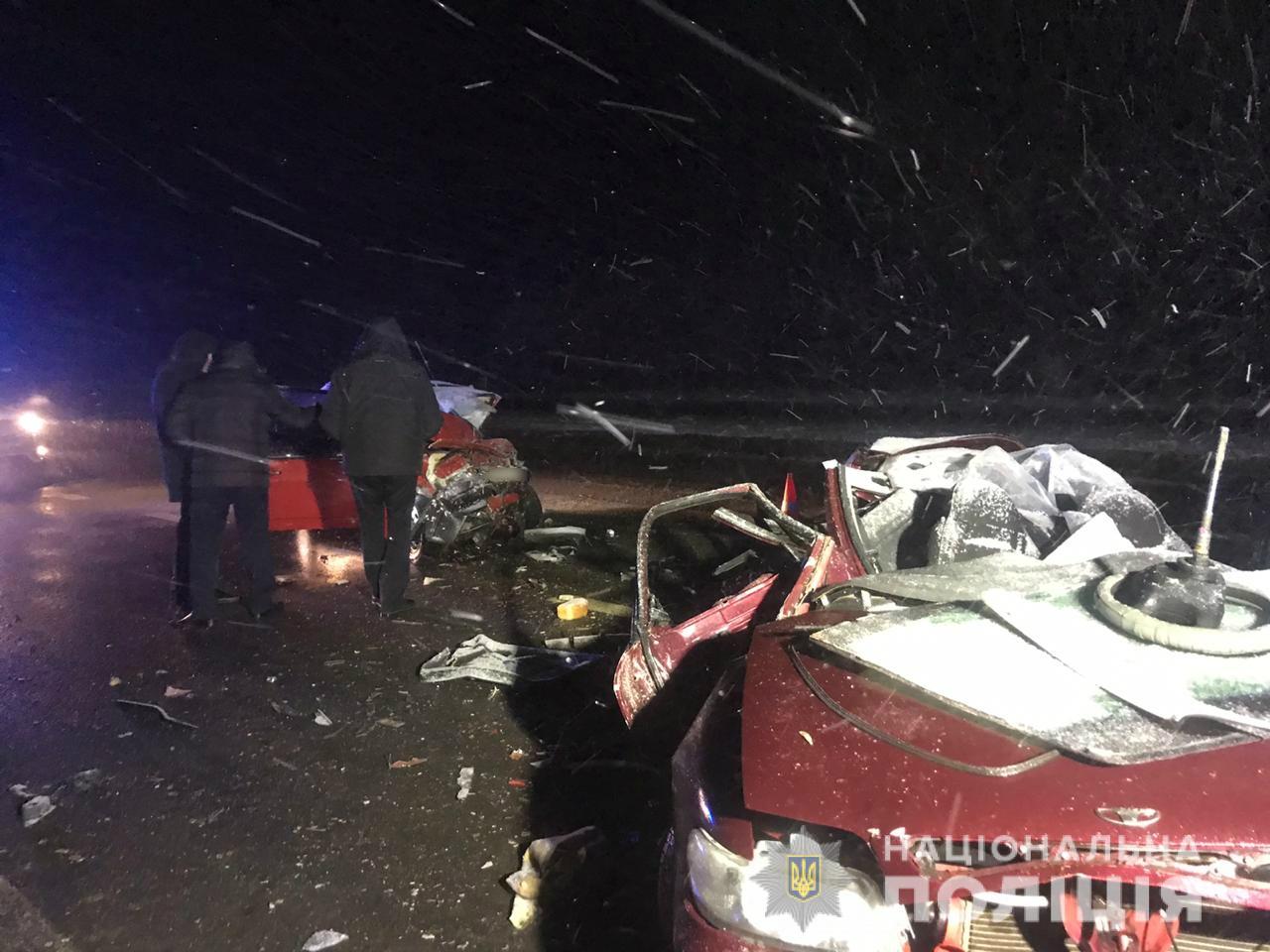 В автокатастрофе под Харьковом погибли пять человек (фото)