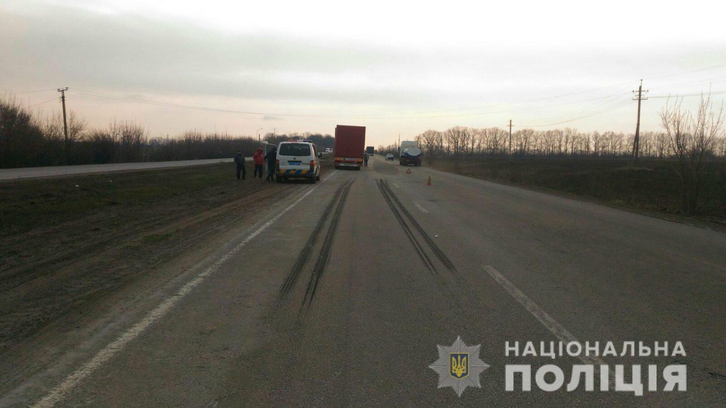 Под Харьковом фура насмерть сбила пешехода