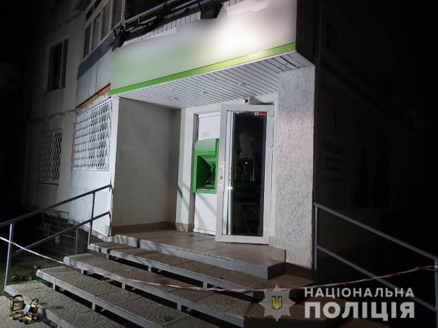 В Харькове ночью подорвали банкомат
