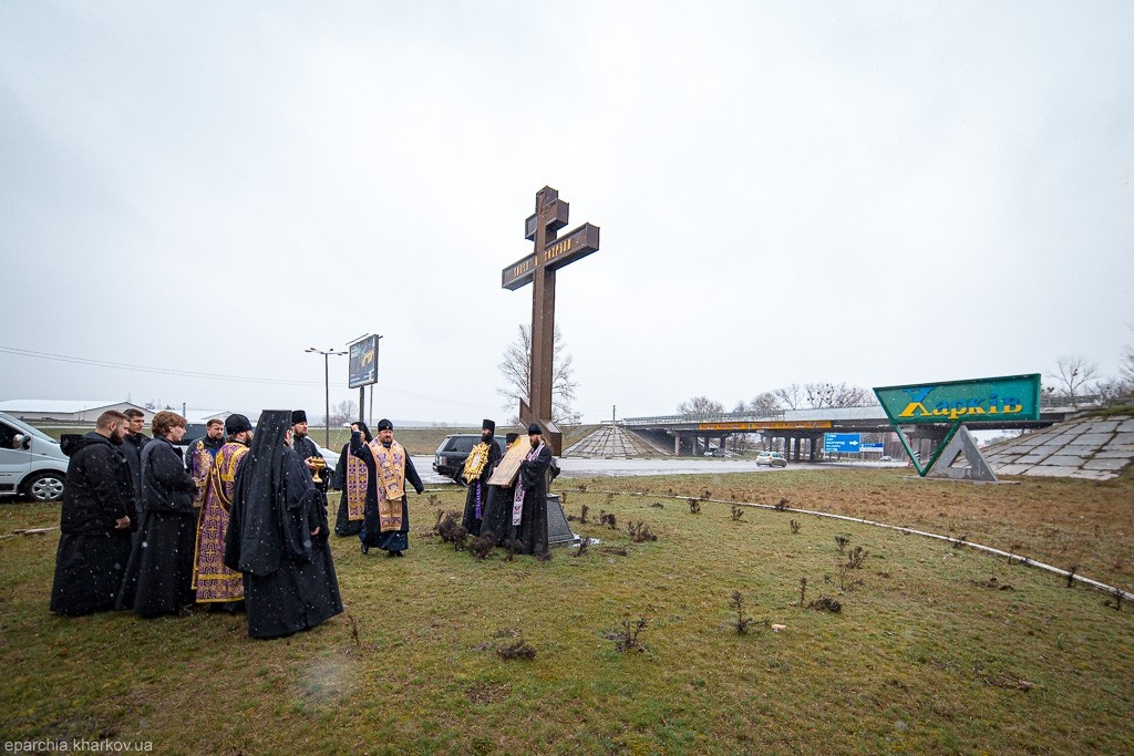 В Харькове проводят крестные ходы и молятся “от губительного поветрия и смертоносныя заразы”