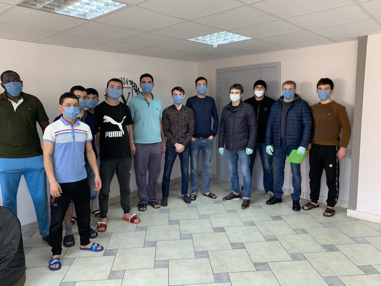 Студентам ХНУ имени Каразина передали 2000 защитных масок
