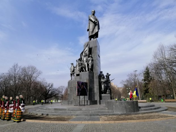 В Харькове отметили 206-ю годовщину рождения Тараса Шевченко