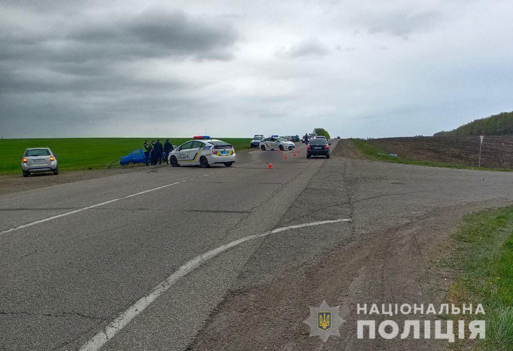 В результате автокатастрофы под Харьковом погибло два человека