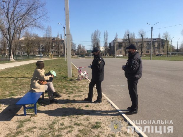 За нарушение правил соблюдения карантина в Харьковской области полицейские составили 248 админпротоколов