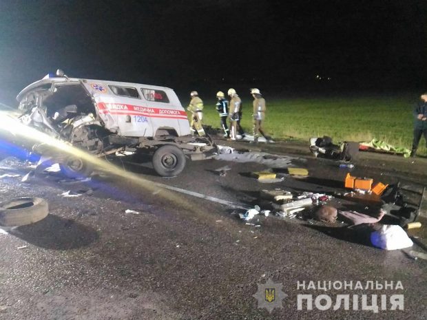 На Окружной дороге столкнулись Daewoo и автомобиль скорой помощи: три человека погибли