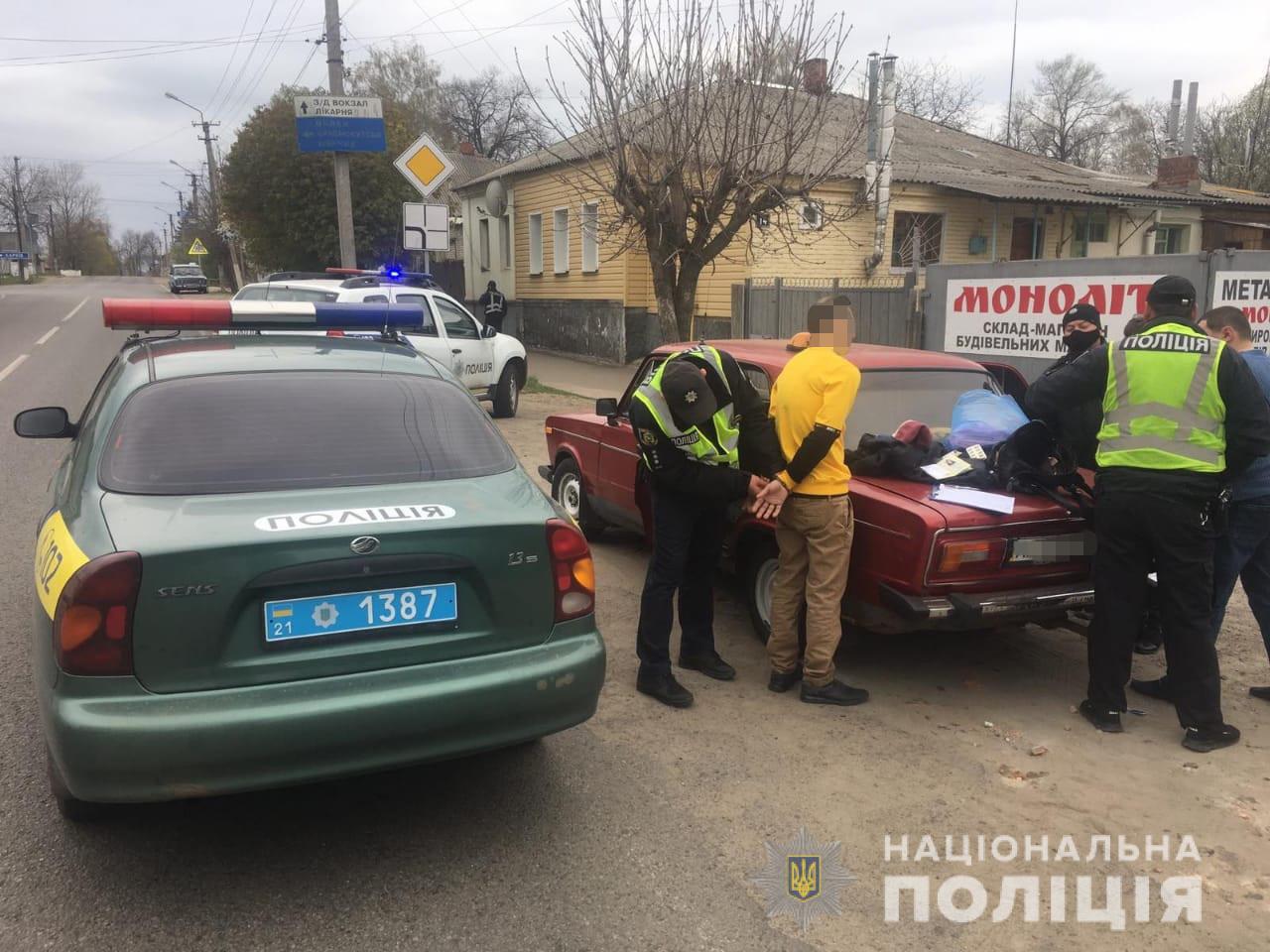 В Харьковской области телефонный мошенник выманил у пенсионерки 1400 долларов и 10 000 гривен на “лечение родственника”