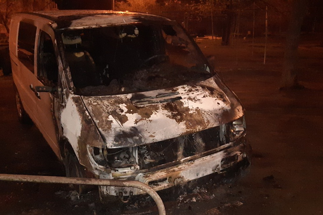 В Харькове ночью сгорело четыре автомобиля