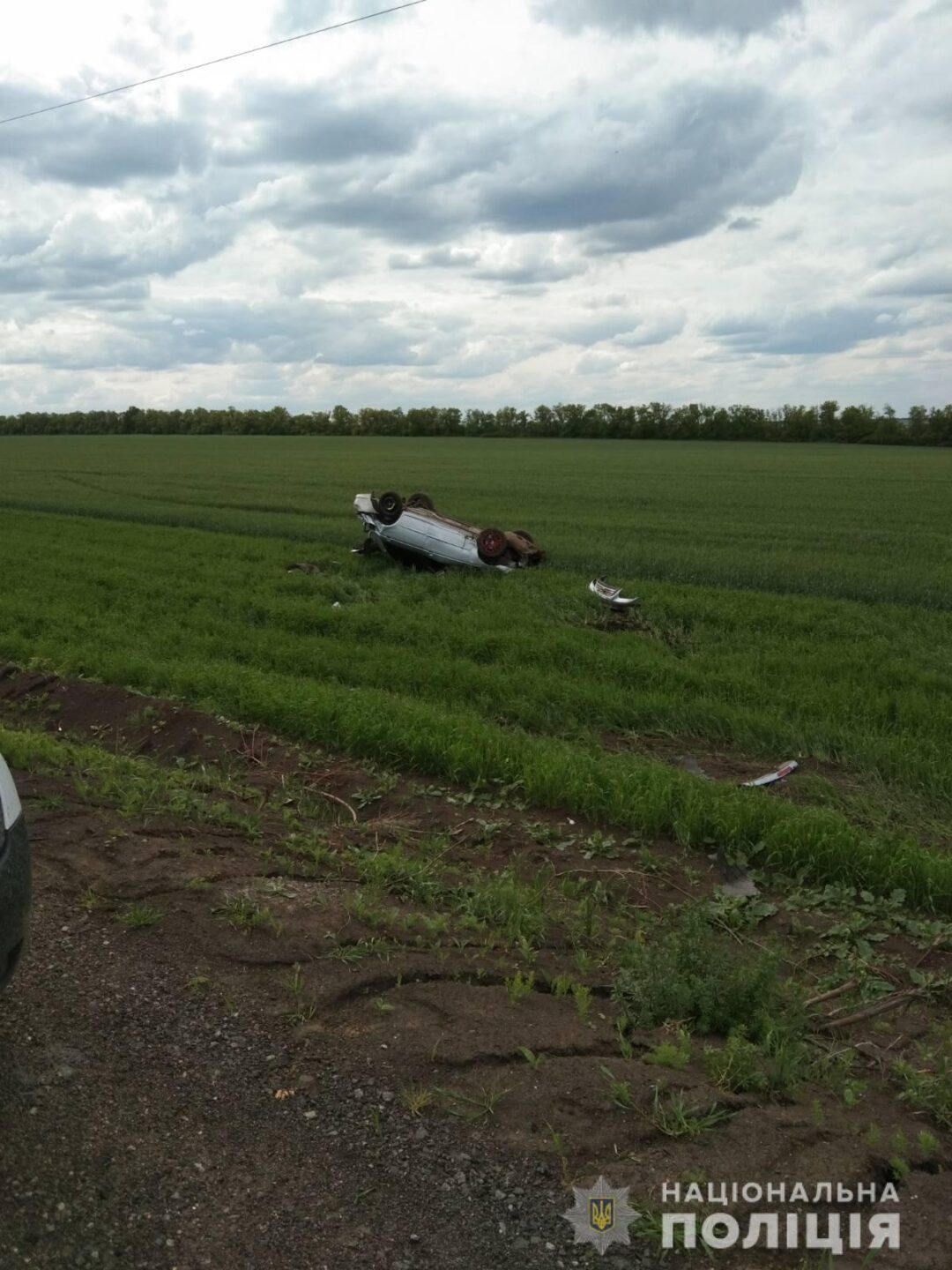 Под Харьковом перевернулся автомобиль: водитель погиб
