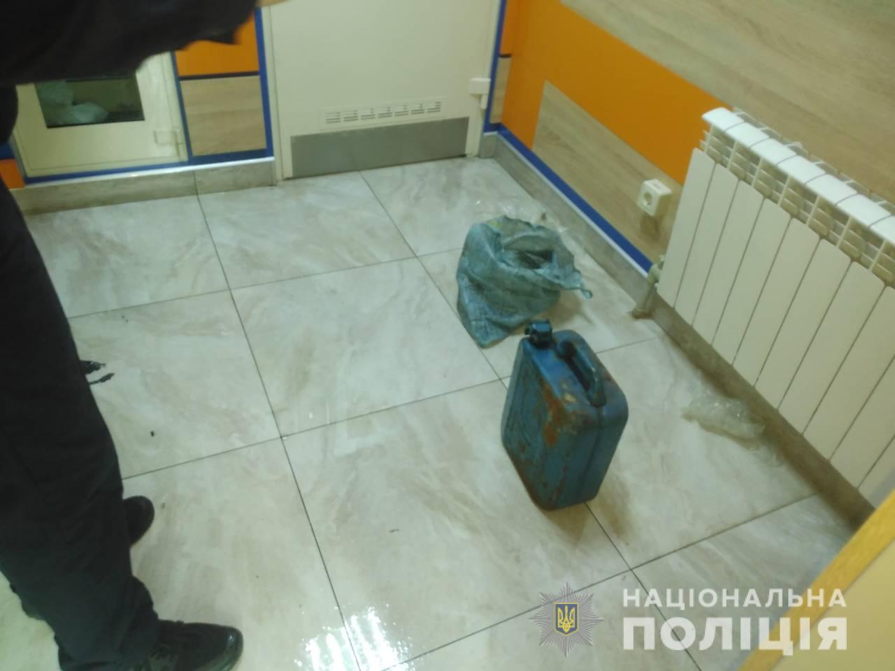 На Алексеевке мужчина пытался поджечь себя в ломбарде