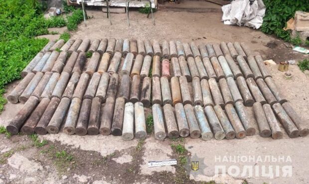 На Харьковщине у мужчины в гараже обнаружили боеприпасы Второй мировой войны