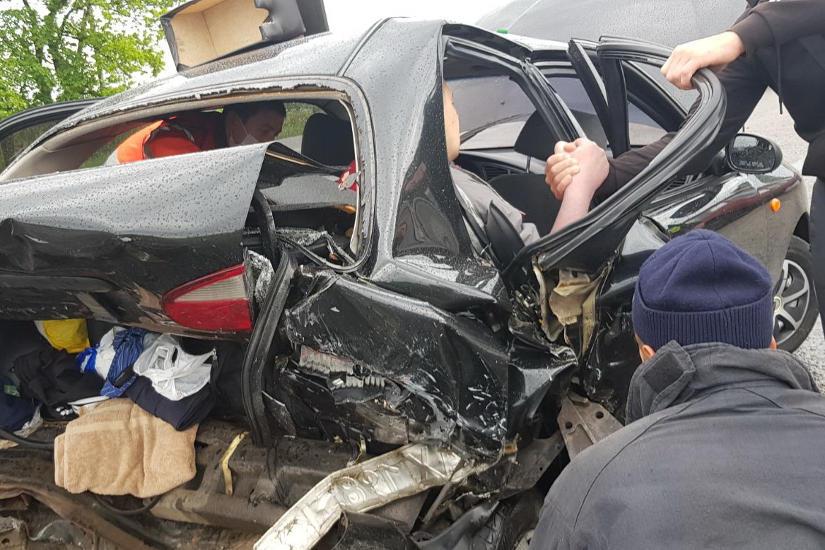 На Окружной в результате ДТП пассажира зажало в автомобиле