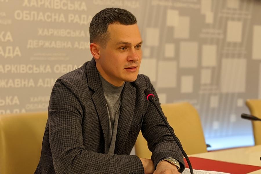 Кучер: Чтобы срочно выплатить по 300% медикам инфекционки, мы договорились с банками о работе после 20:00