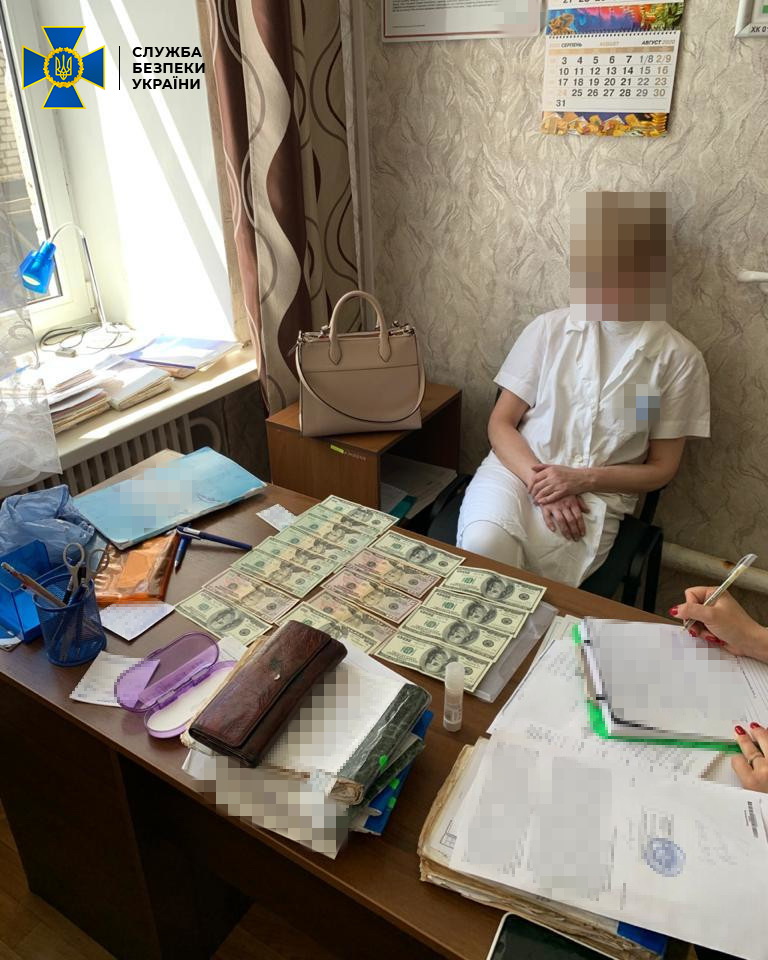 В Харькове СБУ задержала на взятке врача-психиатра