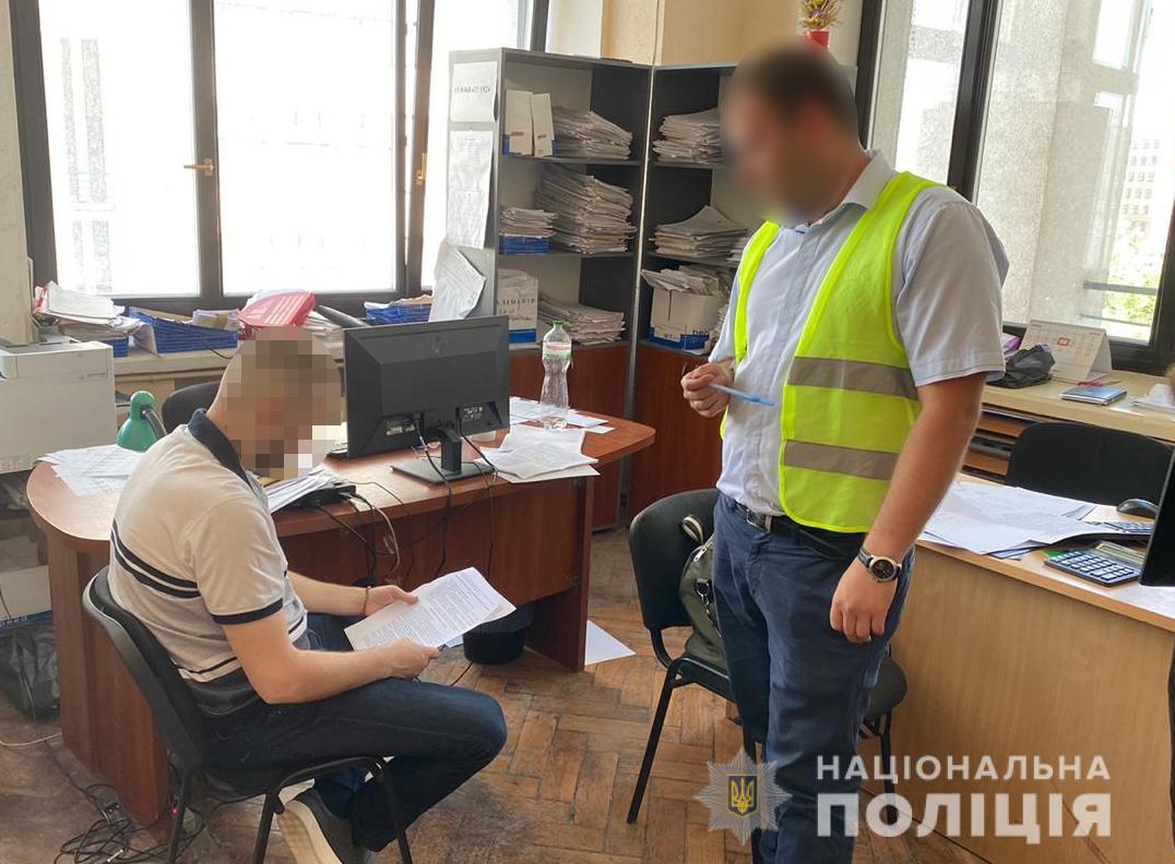 В Харькове на взятке поймали чиновника