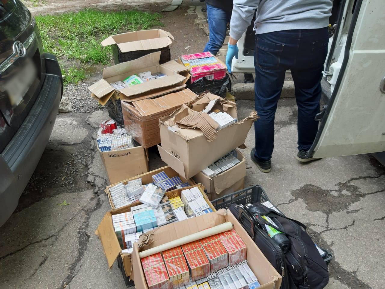 Правоохранители Харькова изъяли более 50 000 пачек контрабандных сигарет