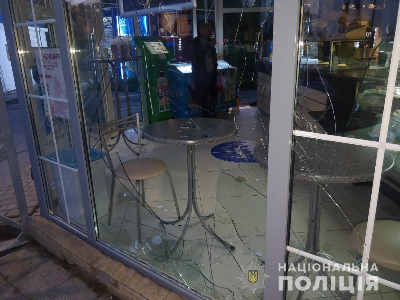В Харькове 16-летний рецидивист ограбил "Кулиничи"