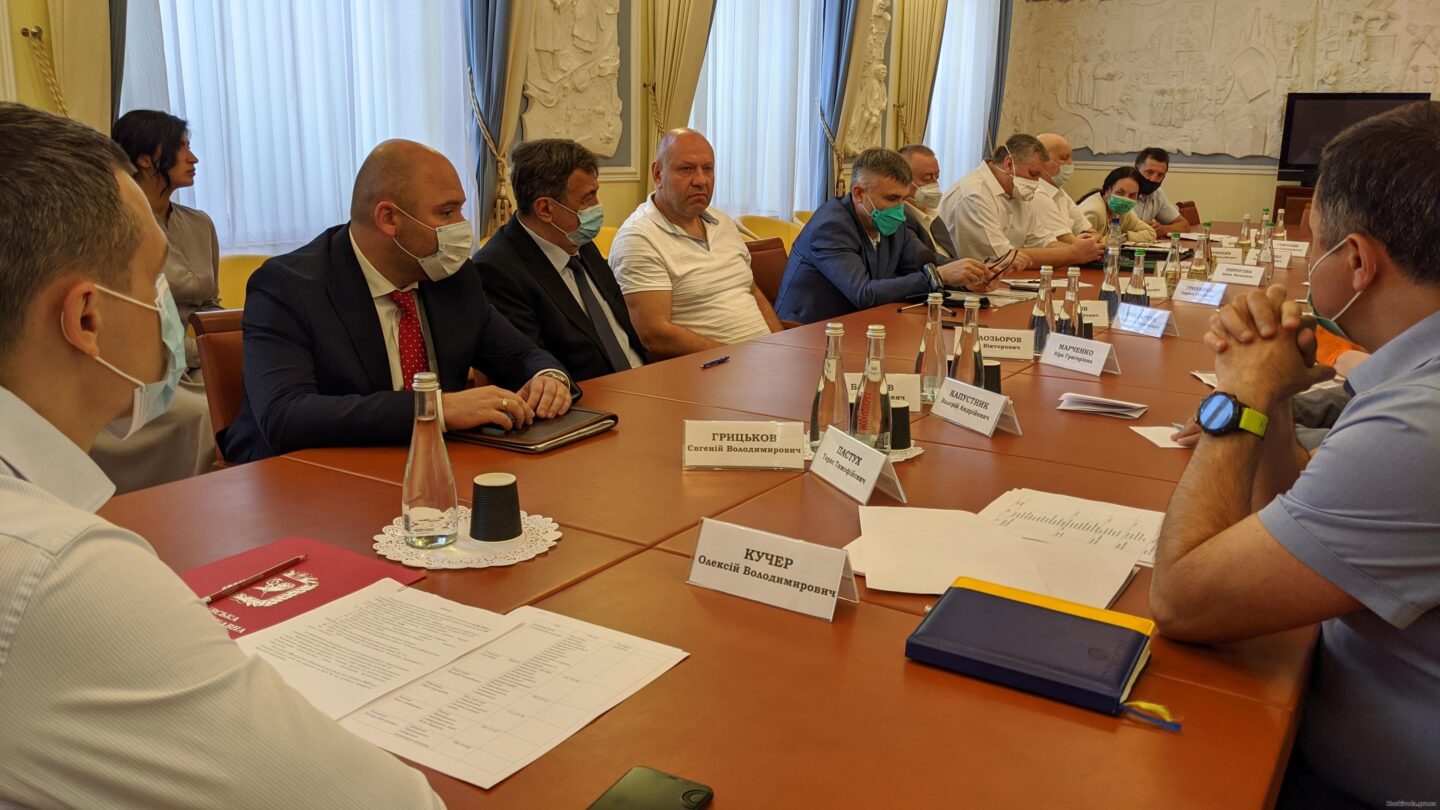 К работе с больными COVID-19 на Харьковщине готовы присоединиться выпускники медицинских вузов и колледжей и интерны