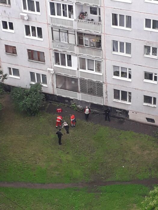В Харькове мужчина выбросился из окна