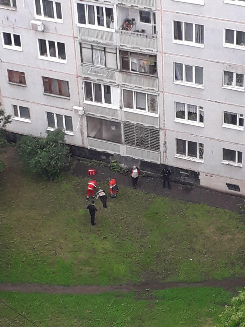 В Харькове мужчина выбросился из окна