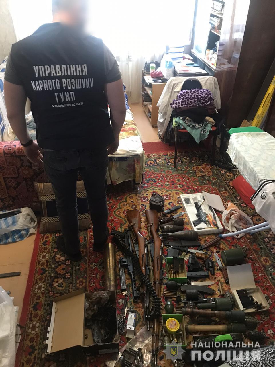 Полицейские изъяли у харьковчанина арсенал оружия