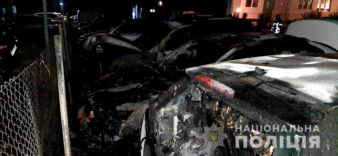 Полиция расследует 8 возгораний автомобилей в Харькове
