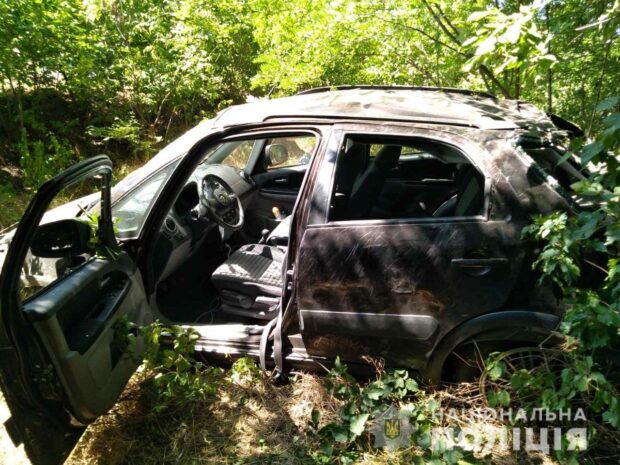Под Харьковом автомобиль вылетел в кювет: в больницу попали четверо людей