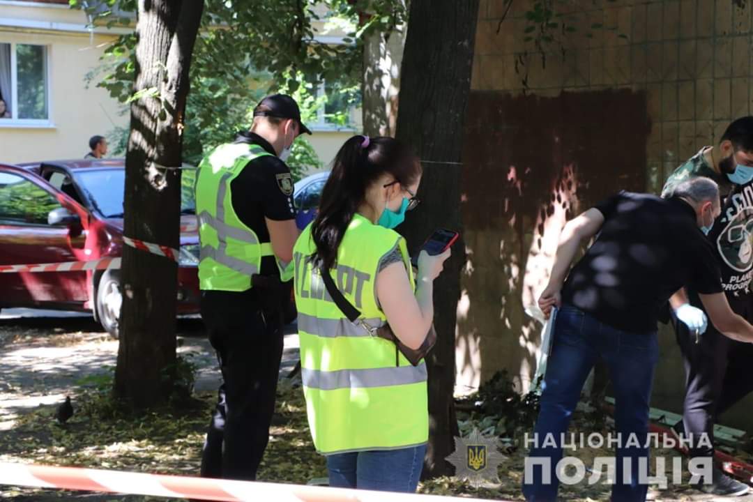 В Харькове нашли завёрнутый в ковёр труп мужчины (видео)