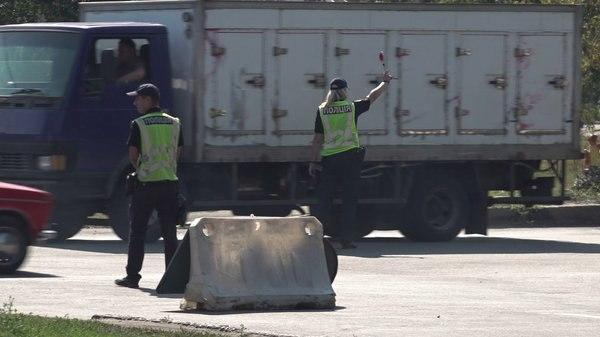 В Песочине водитель грузовика наехал на патрульного