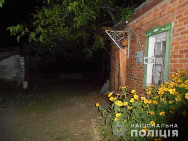 Под Харьковом мужчина после застолья насмерть забил костылем женщину