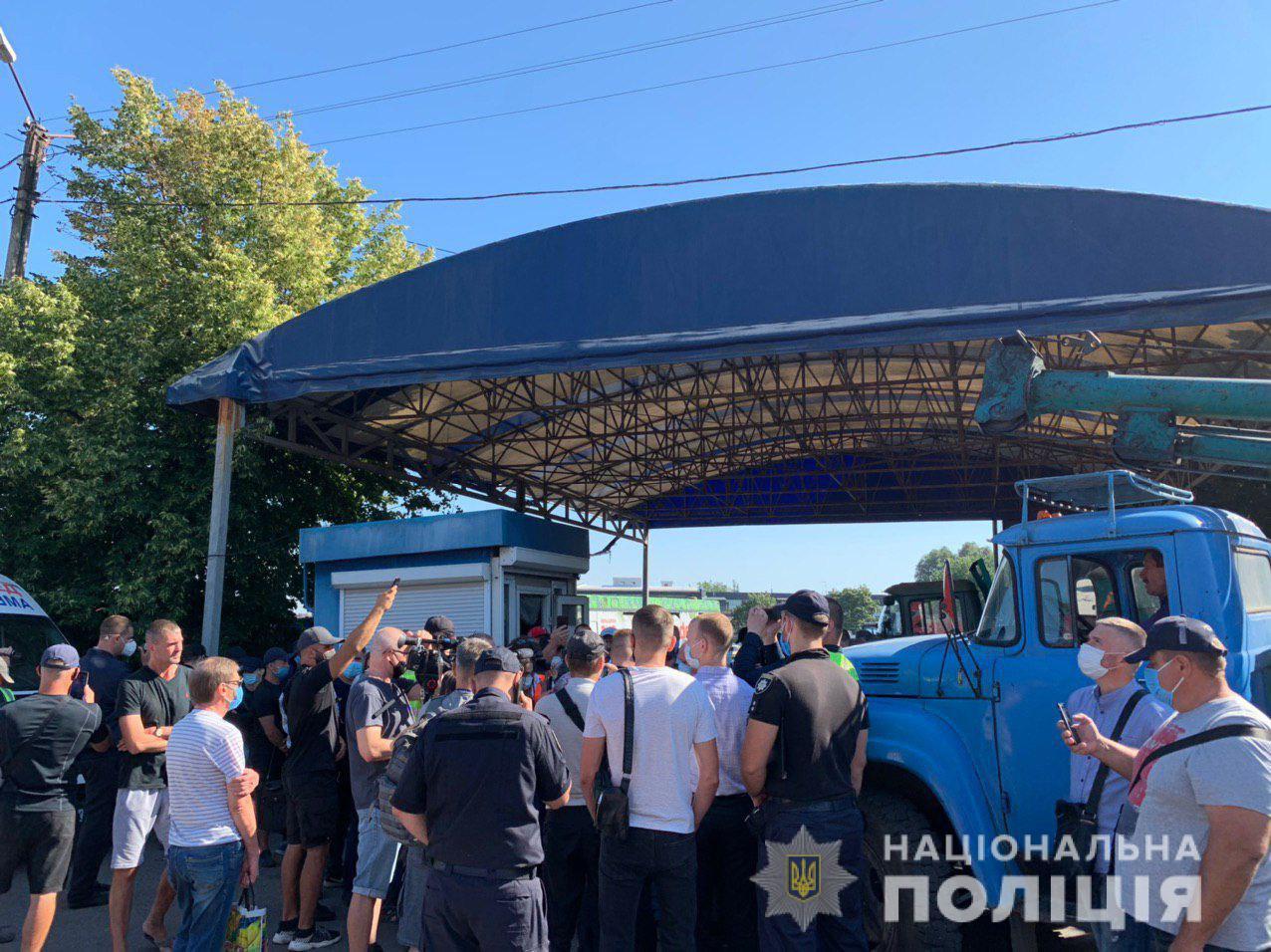 На “Барабашово” представители концерна “АВЭК” не дают коммунальщикам провести геодезические работы (видео)