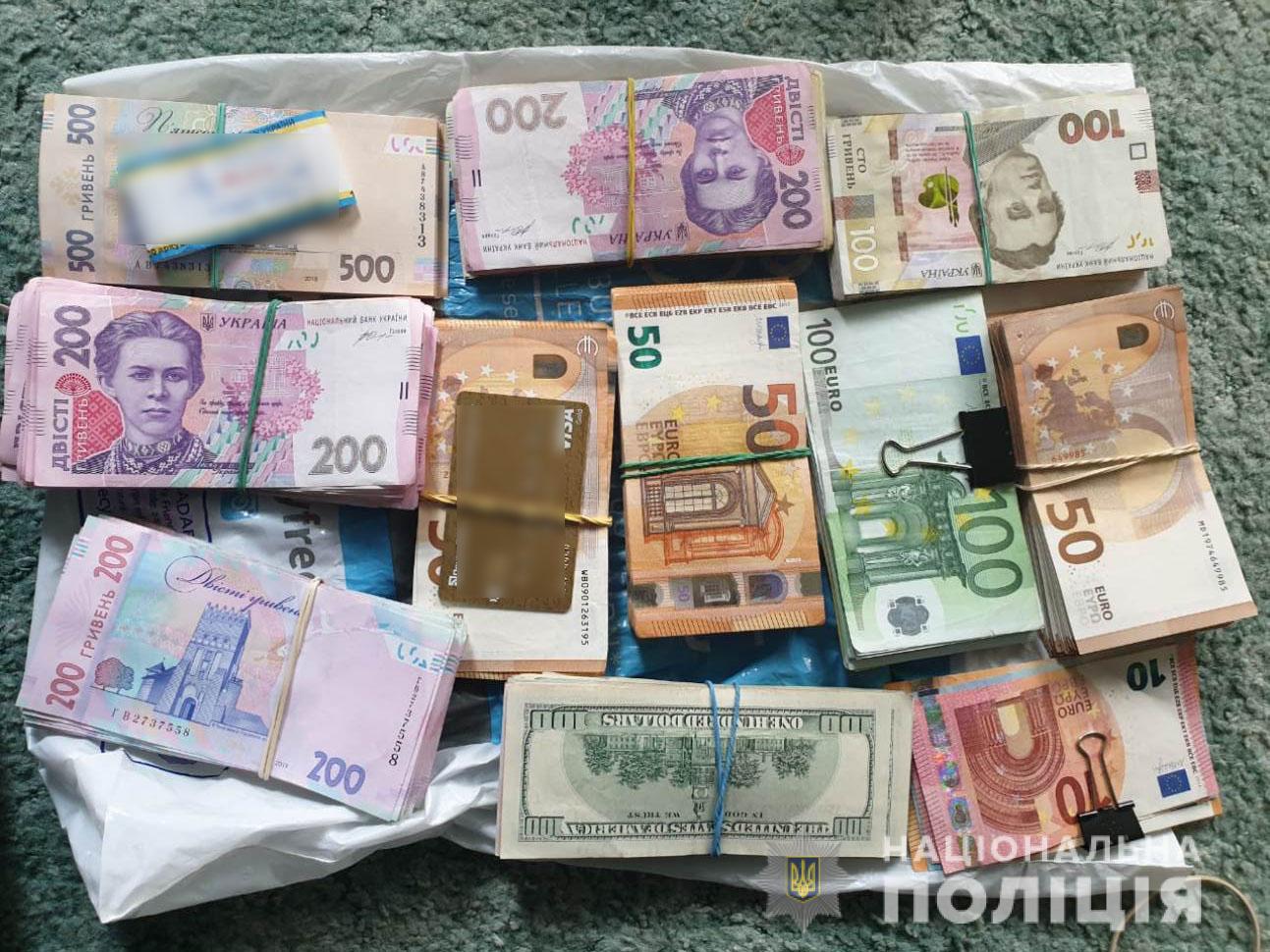 В Харькове мужчина осуществлял незаконные операции с электронными деньгами (видео)