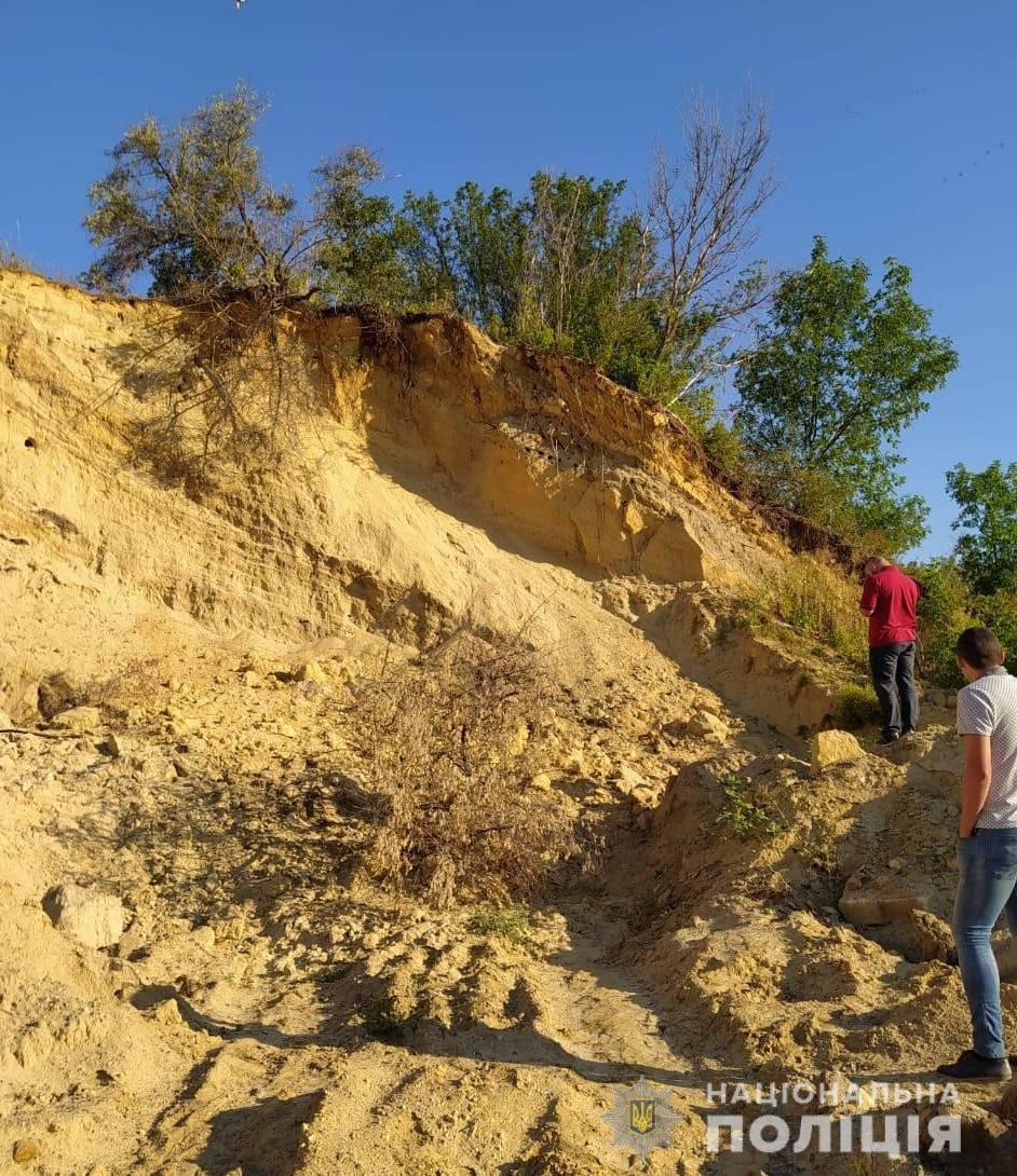 В Харьковской области на песчаном карьере погиб подросток