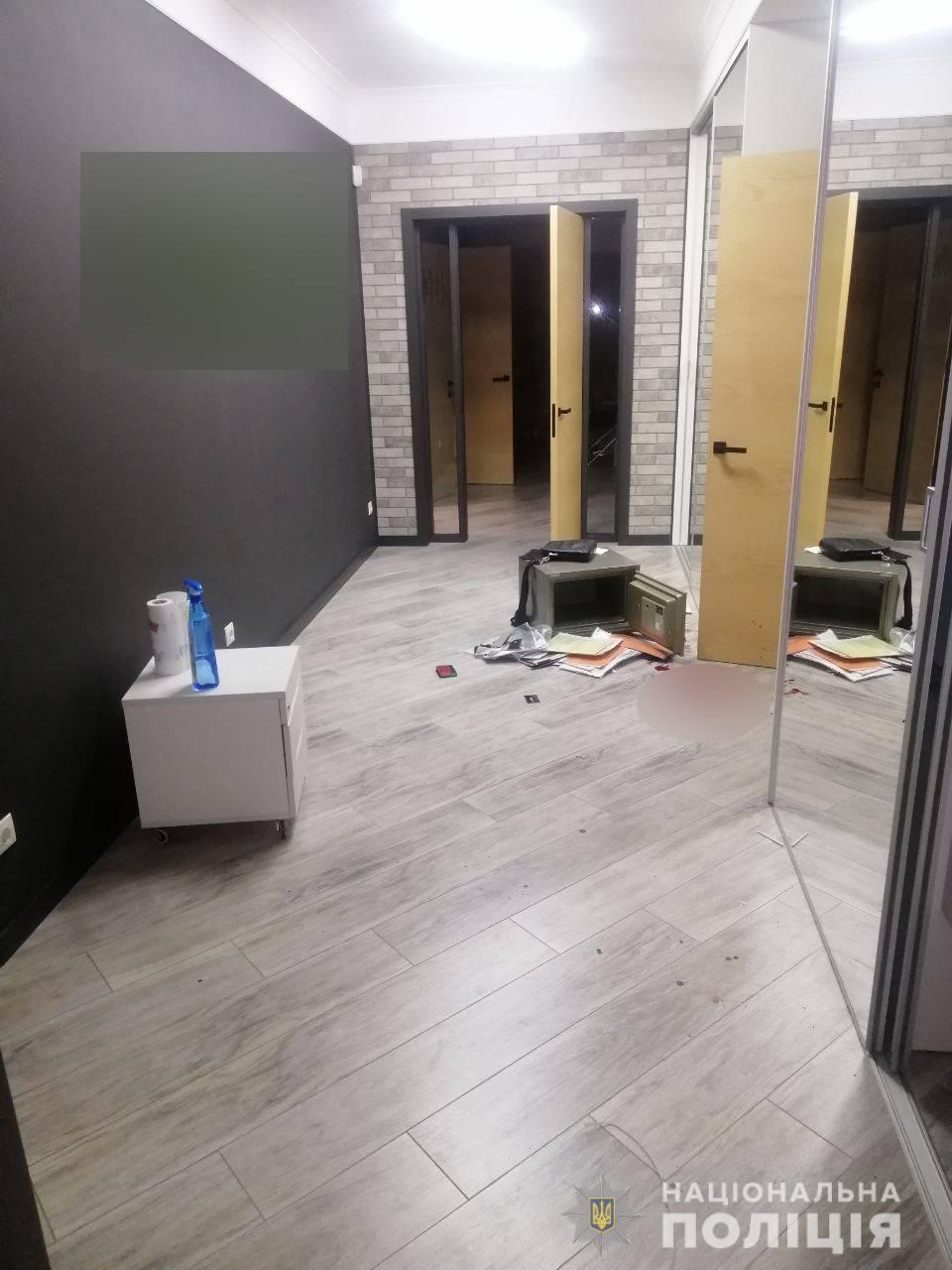 В Харькове неизвестные ворвались в офис предприятия, избили директора и забрали крупную сумму денег