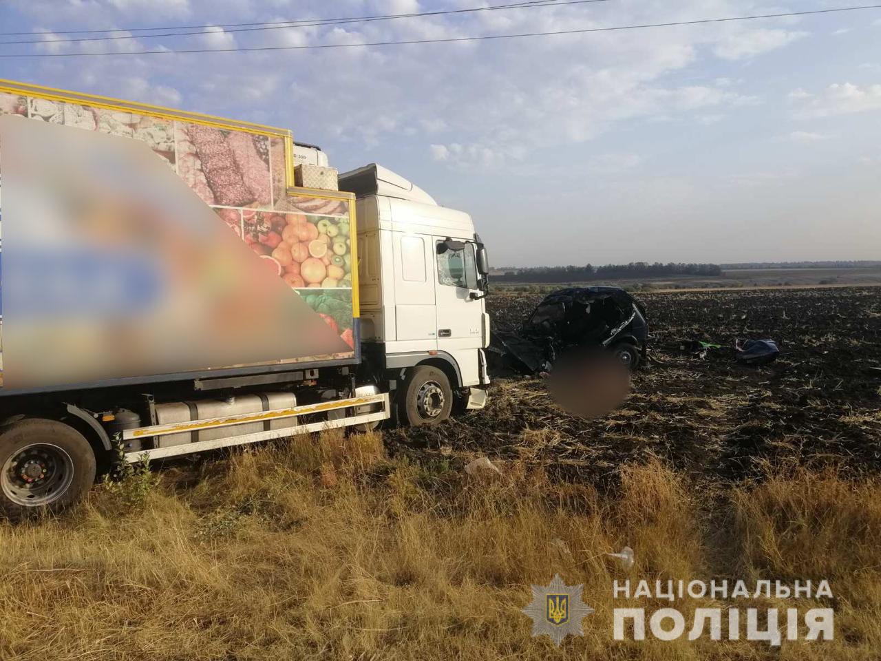 В результате лобового столкновения двух автомобилей под Харьковом погиб водитель