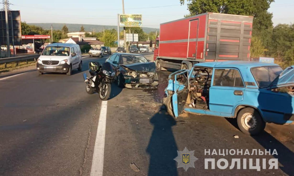 В Харьковской области в результате аварии пострадал водитель
