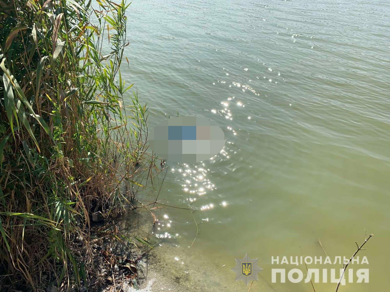 Под Харьковом несовершеннолетний на глазах друзей избил и утопил мужчину