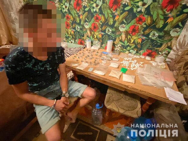 В Харькове задержали мужчину с партией закладок