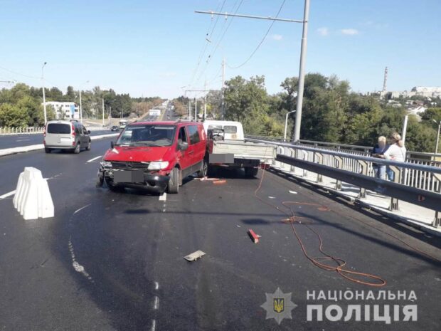 В Харькове пьяный водитель сбил двоих рабочих