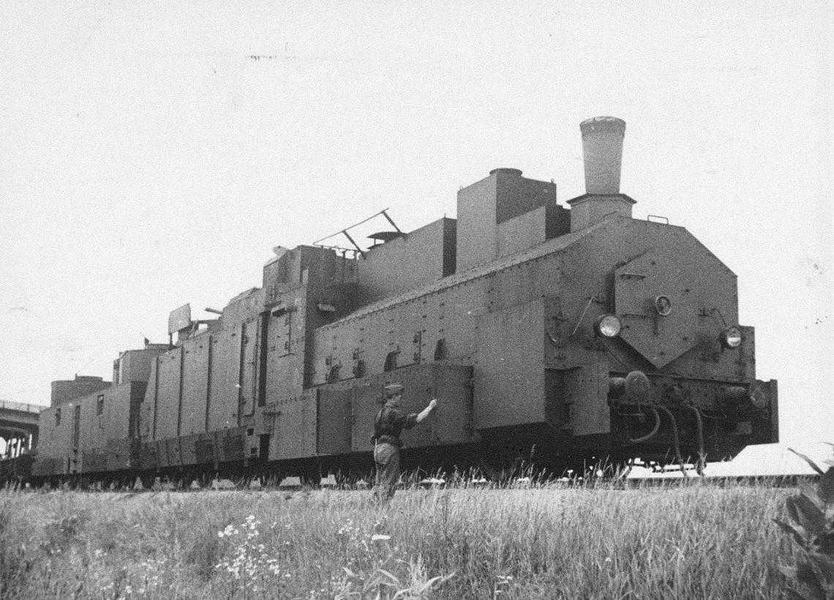 Стальные крепости: как в 1941 году бронепоезда обороняли Харьков