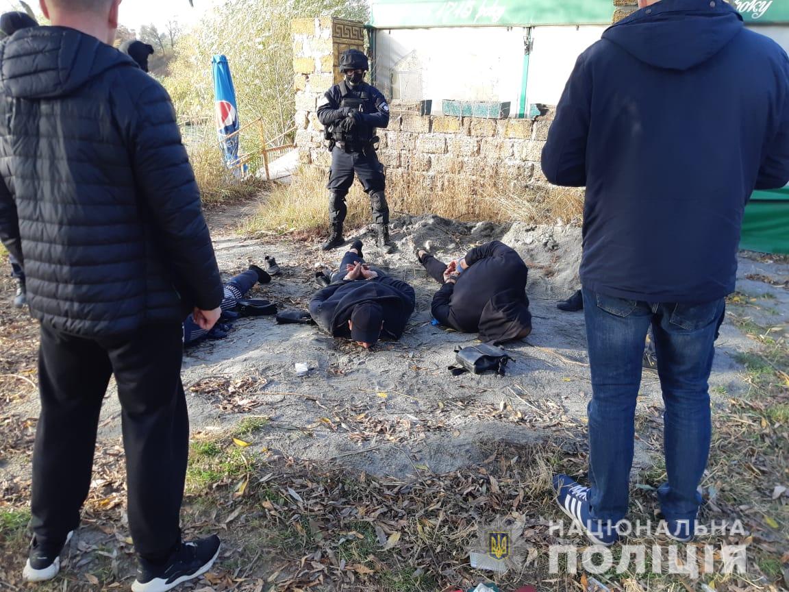 В Харькове задержали троих иностранцев за незаконное хранение оружия (видео)