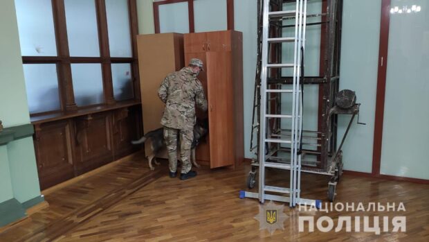 В двух судах Харькова искали бомбу