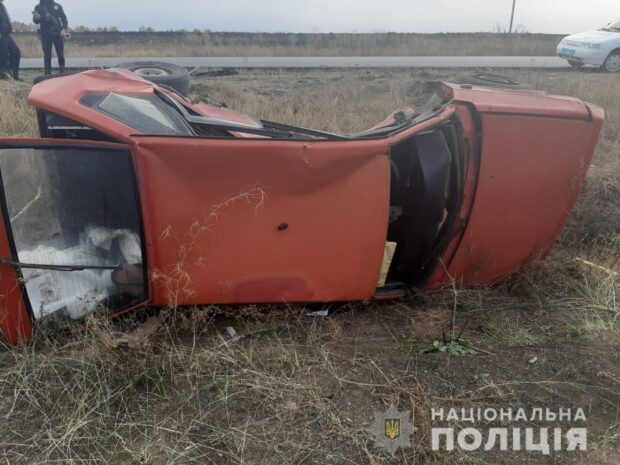 Под Харьковом водитель не справился с управлением и врезался в другое авто